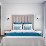 Luna 4* Lagos