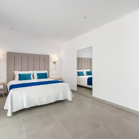 Luna فندق مبيت وإفطار 4*